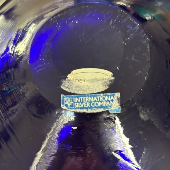 Elegant Blue Glass Art Bowl - Picture 3 of 4